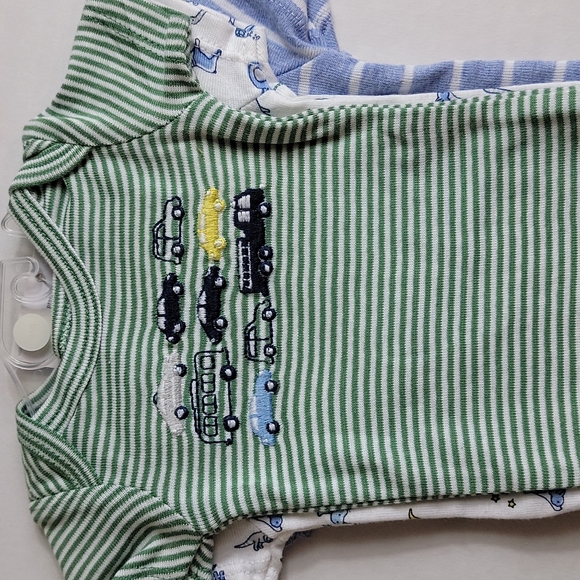 Preemie bodysuit set of 3 + baby shoes + caps NWT - Picture 2 of 9